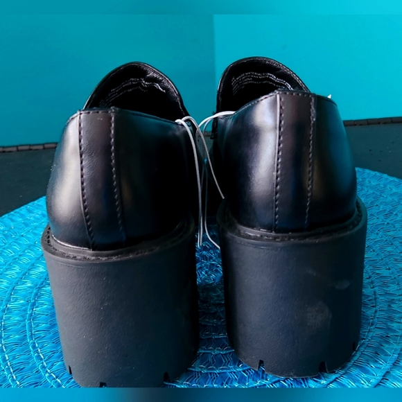 Universal Thread Black 2 1/2" Maisy heel loafers. NWT - Picture 5 of 9